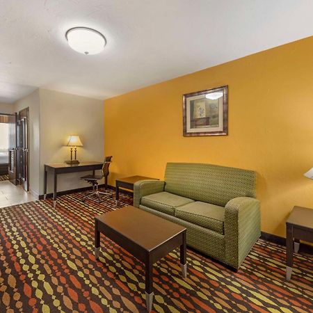 Best Western Greentree Inn & Suites Moore Dış mekan fotoğraf