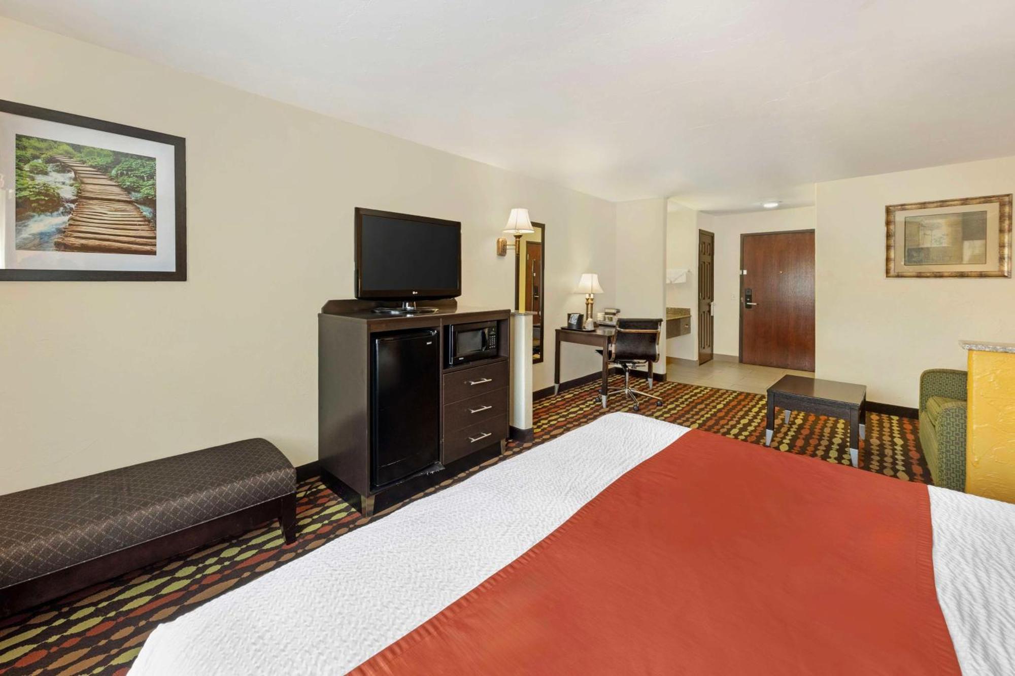 Best Western Greentree Inn & Suites Moore Dış mekan fotoğraf